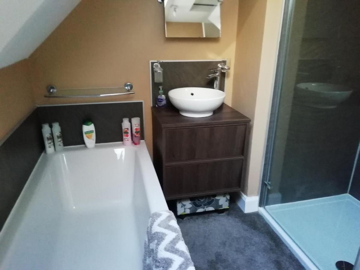 Carvetii - Halite House - 3 Bed House Sleeps Up To 5 People Apartment Tillicoultry Bagian luar foto